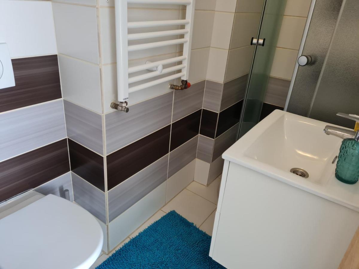 Bela - Pokoje Z Aneksami I Apartamenty Kołobrzeg Exteriör bild