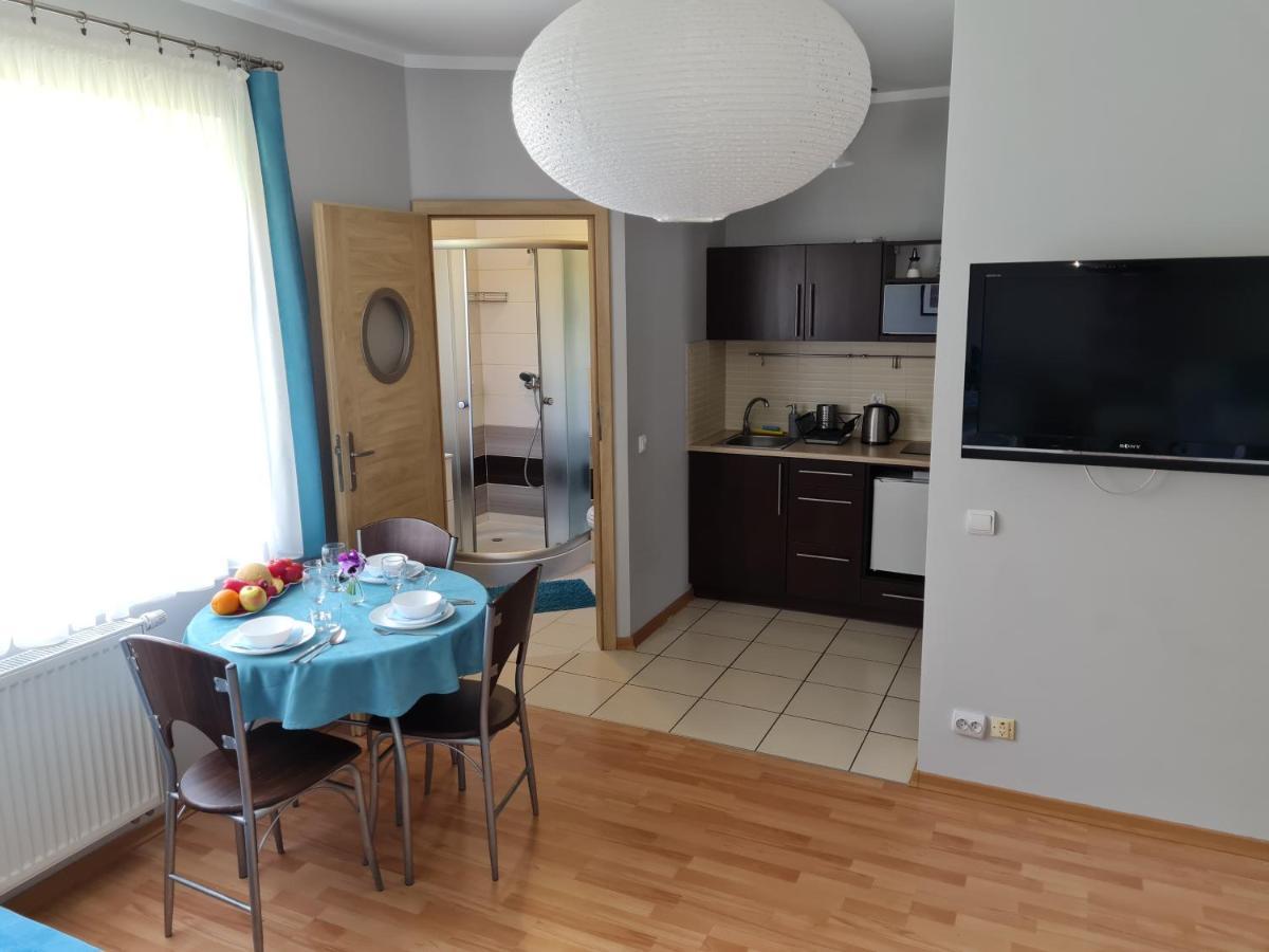 Bela - Pokoje Z Aneksami I Apartamenty Kołobrzeg Exteriör bild